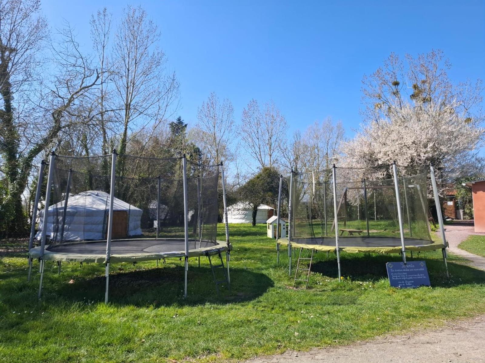 Le Village Insolite Yourte Et Roulotte Saint-Benoît-des-Ondes Zewnętrze zdjęcie