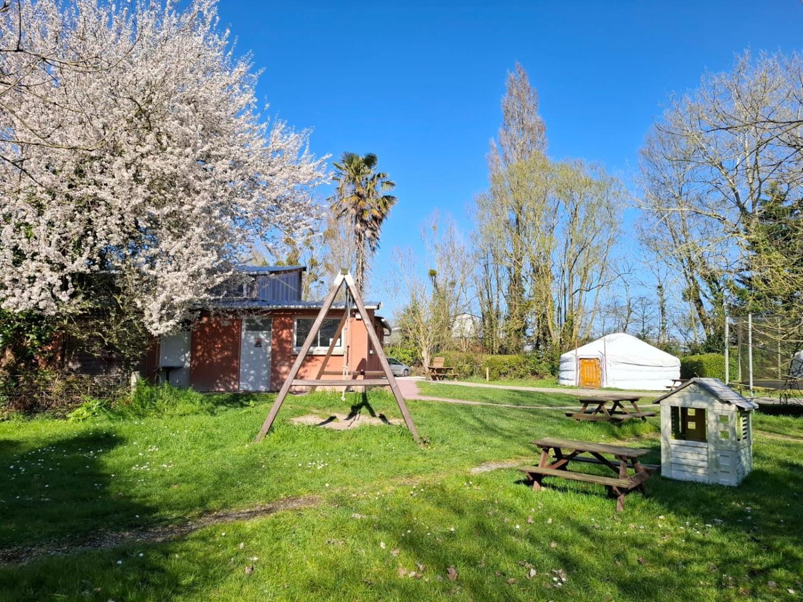 Le Village Insolite Yourte Et Roulotte Saint-Benoît-des-Ondes Zewnętrze zdjęcie